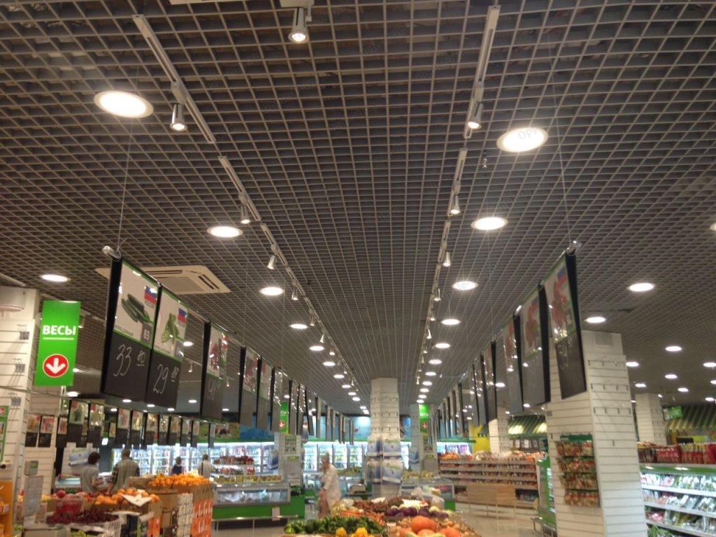 Светодиодная лампа Low Bay мощная в магазине супермаркете 1